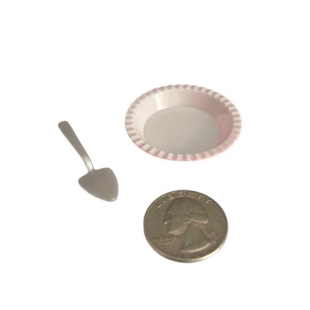 MGA Miniverse Make It Mini Pie Dish with Serving Utensil New